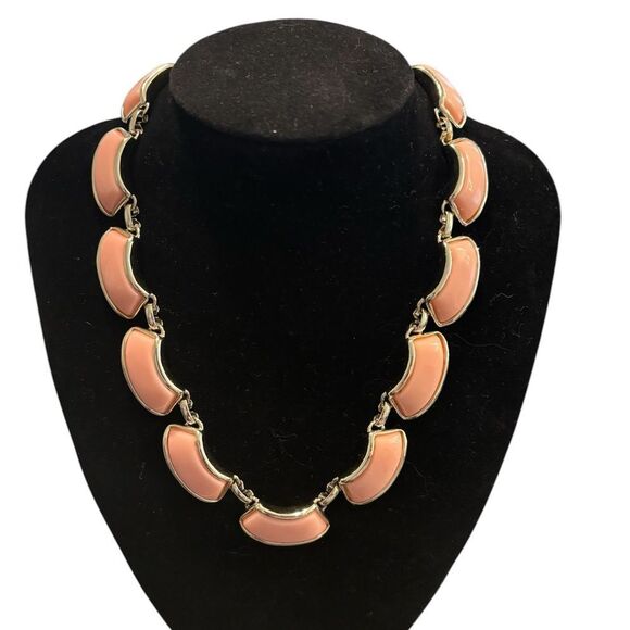 Vintage Pink Thermoset and Gold Tone Necklace - Picture 1 of 3